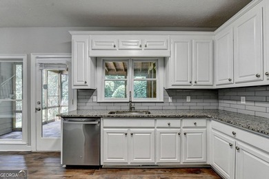 Elegant fully renovated Ranch Style house, ready to move in - photo 25