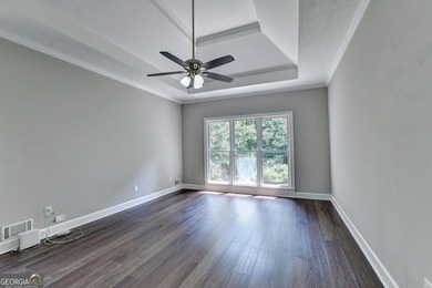 Elegant fully renovated Ranch Style house, ready to move in - photo 32