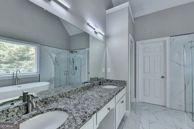 Elegant fully renovated Ranch Style house, ready to move in - photo 36