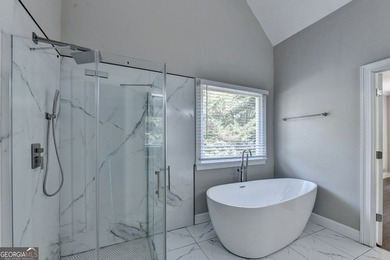 Elegant fully renovated Ranch Style house, ready to move in - photo 37