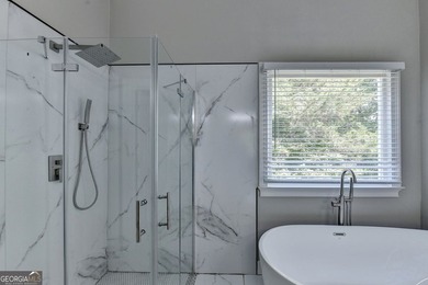 Elegant fully renovated Ranch Style house, ready to move in - photo 38