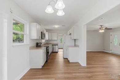 Move-in ready, beautifully renovated, and affordably priced - photo 8