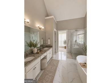 Elegant fully renovated Ranch Style house, ready to move in - photo 40