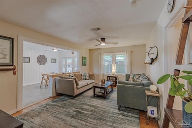 Welcome home to this charming and well maintained corner lot - photo 6