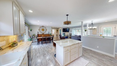 Beautifully updated 2-bedroom ranch with a fully remodeled main - photo 3