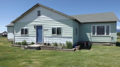 Upper Klamath Lake Home For Sale in Chiloquin Oregon