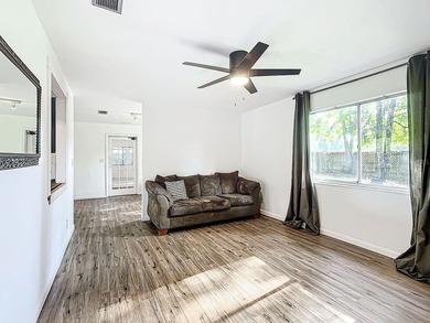 Amazing single family home less than 2 miles to UF!  Newer Roof - photo 14