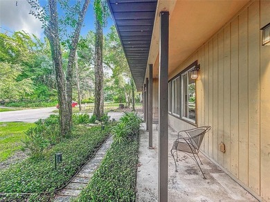 Amazing single family home less than 2 miles to UF!  Newer Roof - photo 17