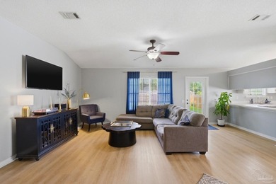 Back on the market at no fault of the seller! Want a - photo 1
