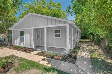 Beautifully renovated and move-in ready! This stunning 4-bedroom - photo 1