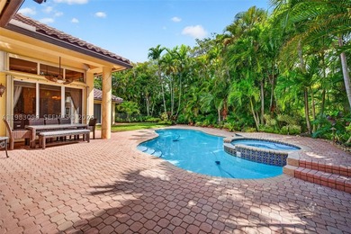 STUNNING CUSTOM HOME in Grand Palms GOLF COMMUNITY. SINGLE STORY - photo 8