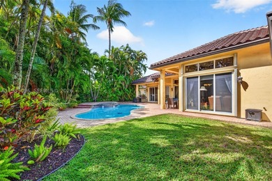 STUNNING CUSTOM HOME in Grand Palms GOLF COMMUNITY. SINGLE STORY - photo 9