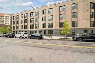 Welcome to the Soundview Park Townhouses. This is New - photo 2