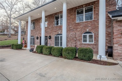 Spacious and stylish 2-story home in Horseshoe Bend on over 1