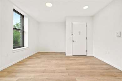 Welcome to the Soundview Park Townhouses. This is New - photo 6
