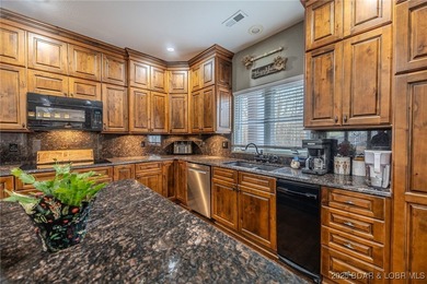 Spacious and stylish 2-story home in Horseshoe Bend on over 1