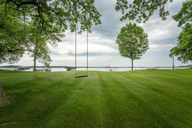 Welcome to your dream Lake Ida home, where breathtaking views - photo 13