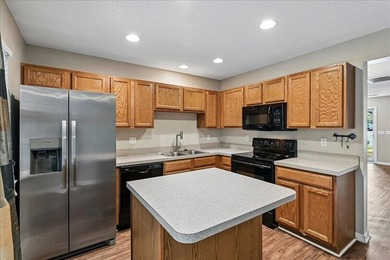 Welcome to 7948 Shadow Oak Drive in North Charleston, located in - photo 20
