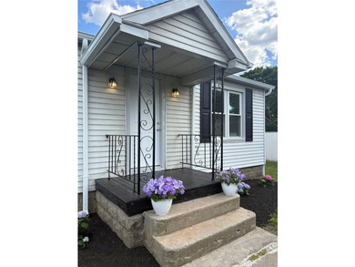 Completely newly renovated two bedroom, one bath Ranch with open - photo 25