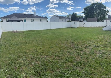 Completely newly renovated two bedroom, one bath Ranch with open - photo 28