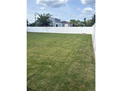 Completely newly renovated two bedroom, one bath Ranch with open - photo 29