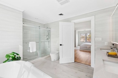 Welcome to this newly renovated, New England-inspired colonial - photo 11