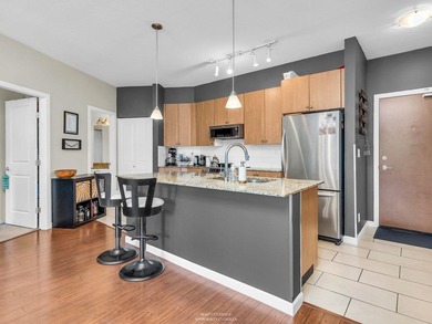 Remarkable 2 bedroom, 2 bathroom suite in *The Grove*, a - photo 13