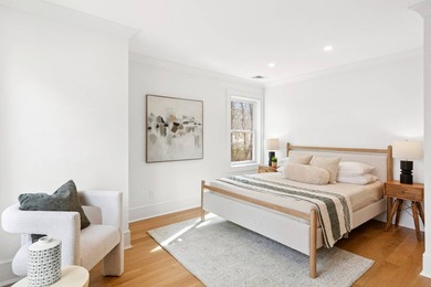 Welcome to this newly renovated, New England-inspired colonial - photo 13