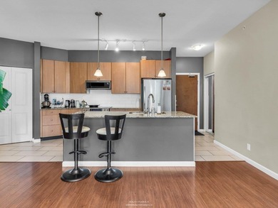 Remarkable 2 bedroom, 2 bathroom suite in *The Grove*, a - photo 14