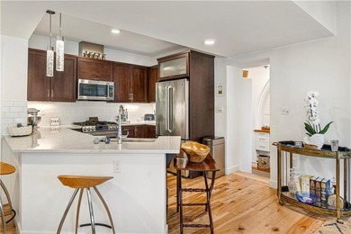 Tucked away in Newport's sought-after Historic Hill neighborhood - photo 15