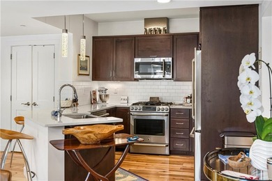 Tucked away in Newport's sought-after Historic Hill neighborhood - photo 16