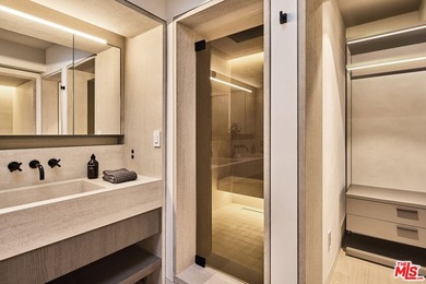 Completely rebuilt architectural residence in the guard-gated - photo 17