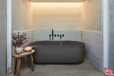 Completely rebuilt architectural residence in the guard-gated - photo 18