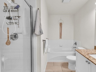 Remarkable 2 bedroom, 2 bathroom suite in *The Grove*, a - photo 19