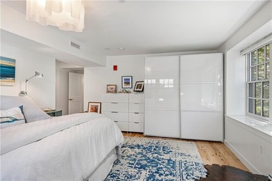Tucked away in Newport's sought-after Historic Hill neighborhood - photo 23