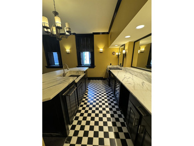 Rare opportunity to acquire a fully renovated, income-producing - photo 9