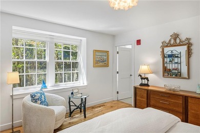 Tucked away in Newport's sought-after Historic Hill neighborhood - photo 29