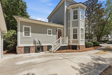 Welcome to the perfect blend of timeless Charleston charm - photo 36
