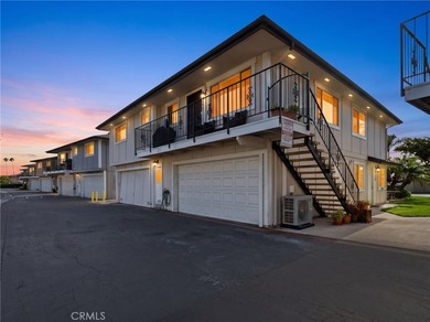 Recently renovated within the well-located Huntington Gardens - photo 2