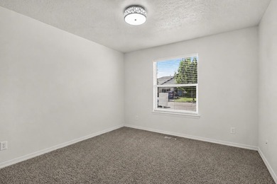 Welcome to 1262 Heber Avenue. This turnkey, well-maintained home - photo 5