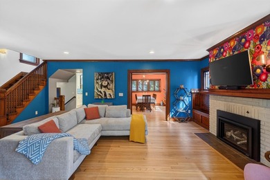 Timeless 1924 Craftsman beautifully blends historic character - photo 14