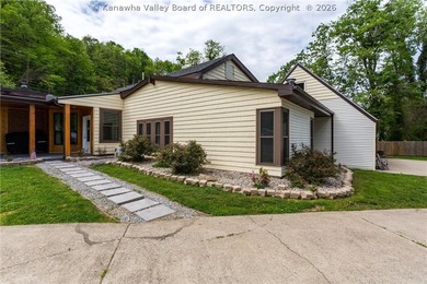 Rare opportunity to own a true riverfront property. Offering - photo 2