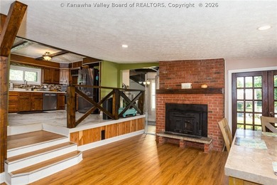 Rare opportunity to own a true riverfront property. Offering - photo 5