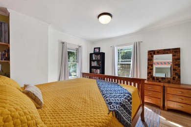 Timeless 1924 Craftsman beautifully blends historic character - photo 39