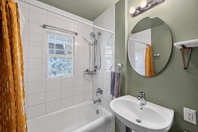 Timeless 1924 Craftsman beautifully blends historic character - photo 45