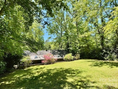 This charming home is in a prime location with no HOA fees and - photo 8