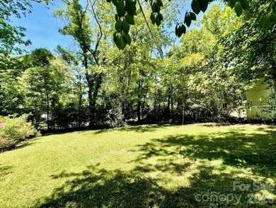 This charming home is in a prime location with no HOA fees and - photo 9