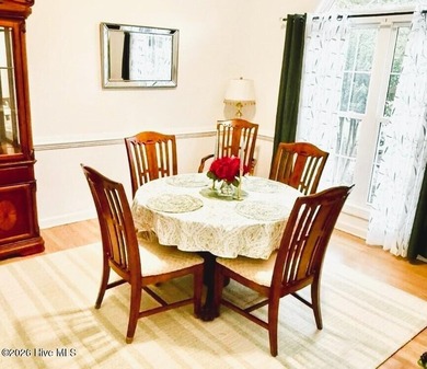 Custom built, recent major upgrades, a lovely private lot with - photo 11