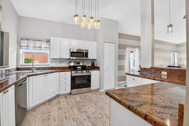 WOW - Awesome Lakefront home, turnkey and ready for new owners - photo 11