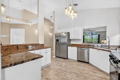 WOW - Awesome Lakefront home, turnkey and ready for new owners - photo 15